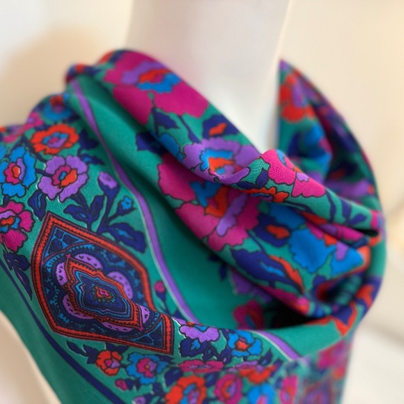 Piramit Vintage Floral Scarf 46” Square – Emerald Green Purple Red Boho Print - Picture 8 of 10